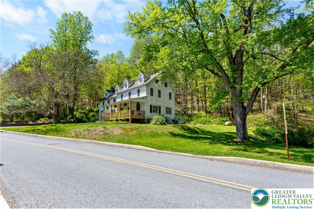 1841 Twin Pine Road Stroudsburg, PA 18360 - Photo 3 of 57