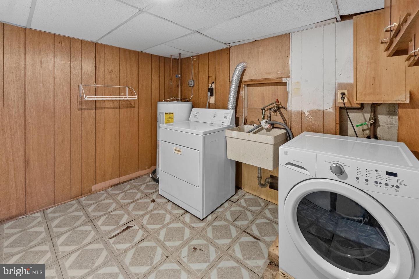 12814 Epping Terrace, Unit 2B Silver Spring, MD 20906 - Photo 22 of 28 Functional laundry space with charm.