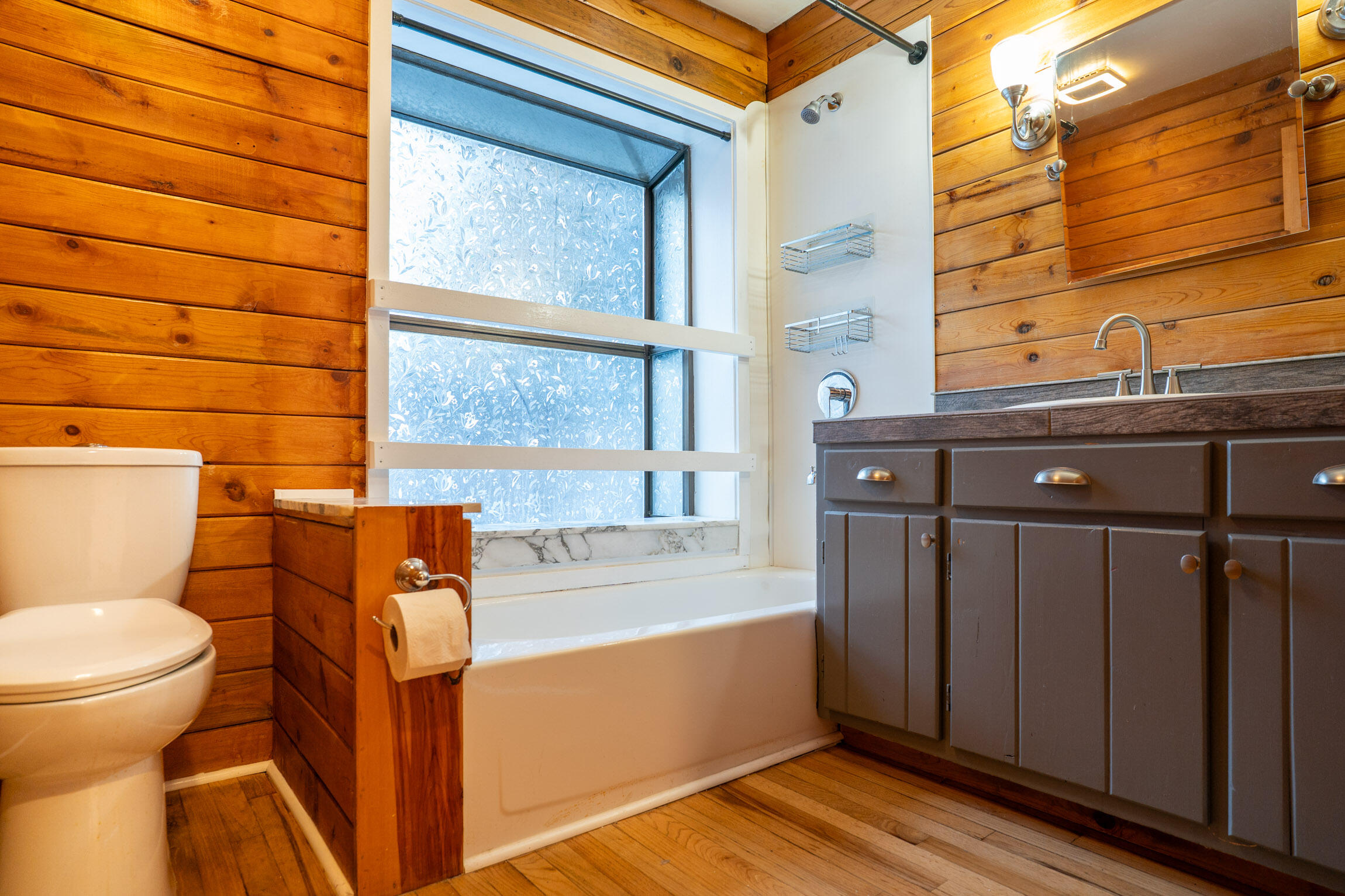 515 South 1st Avenue Hailey, ID 83333 - Photo 37 of 49 Bathroom