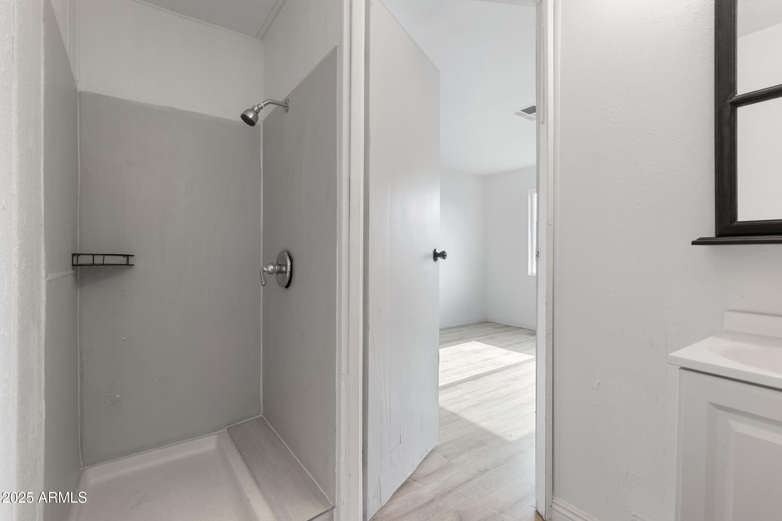 400 West Baseline Road, Unit 100 Tempe, AZ 85283 - Photo 20 of 46 a bathroom view