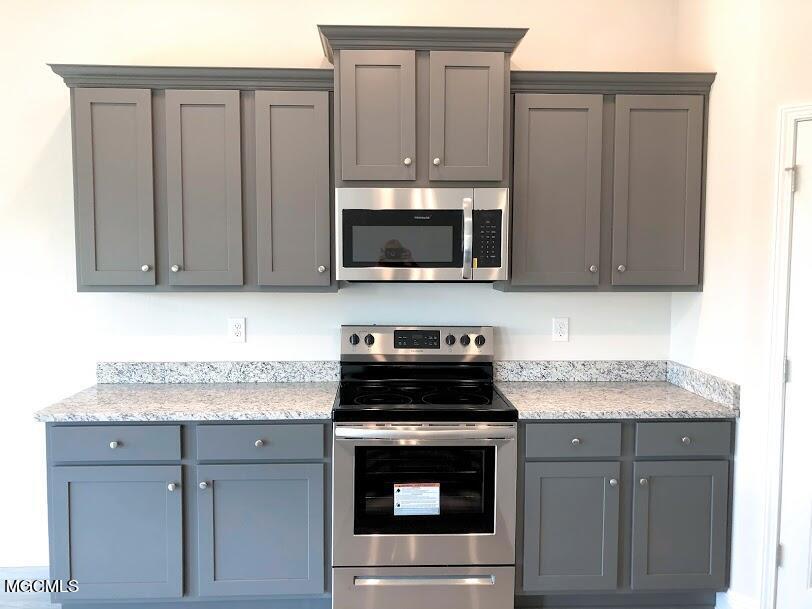 6218 Roxanne Way Biloxi, MS 39532 - Photo 12 of 32 stainless steel appliances