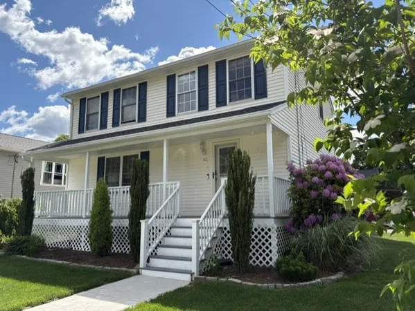 $569,000 | 42 Chestnut Street, Cumberland, RI 02864
