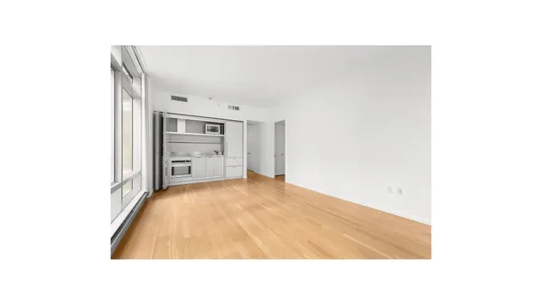 $1,235,000 | 18 West 48th Street, Unit 11B | Midtown Central