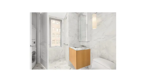 $1,235,000 | 18 West 48th Street, Unit 11B | Midtown Central