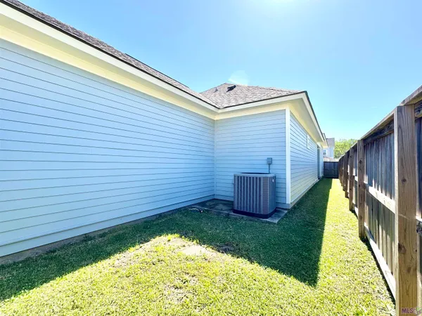 $2,500 | 1213 Haymarket Street, Zachary, LA 70791