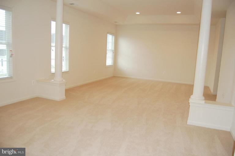 41553 Radlett Lane Aldie, VA 20105 - Photo 18 of 21 Master Bedroom