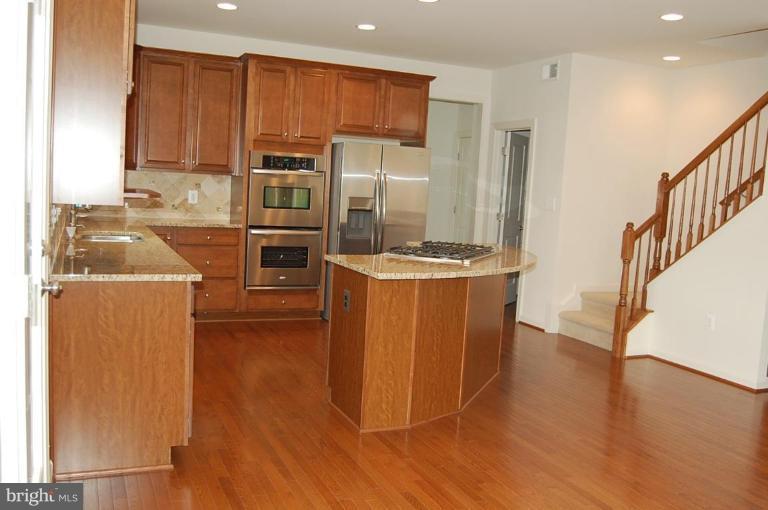 41553 Radlett Lane Aldie, VA 20105 - Photo 3 of 21 Kitchen #2