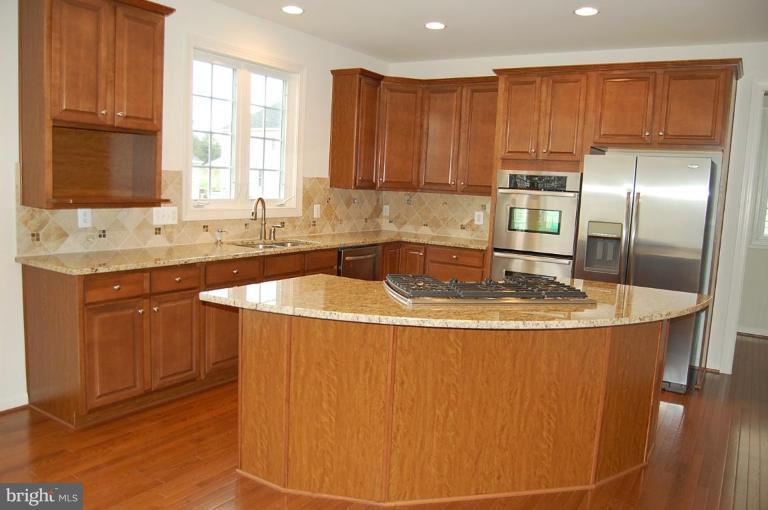 41553 Radlett Lane Aldie, VA 20105 - Photo 4 of 21 Kitchen #3