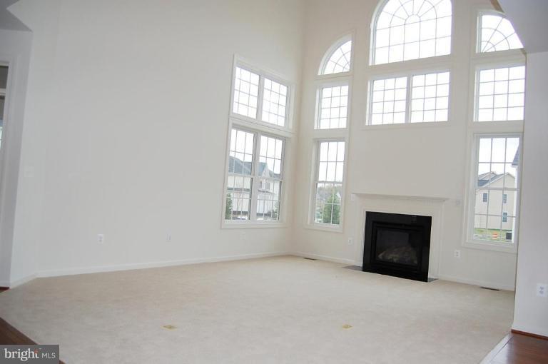 41553 Radlett Lane Aldie, VA 20105 - Photo 5 of 21 Family Room