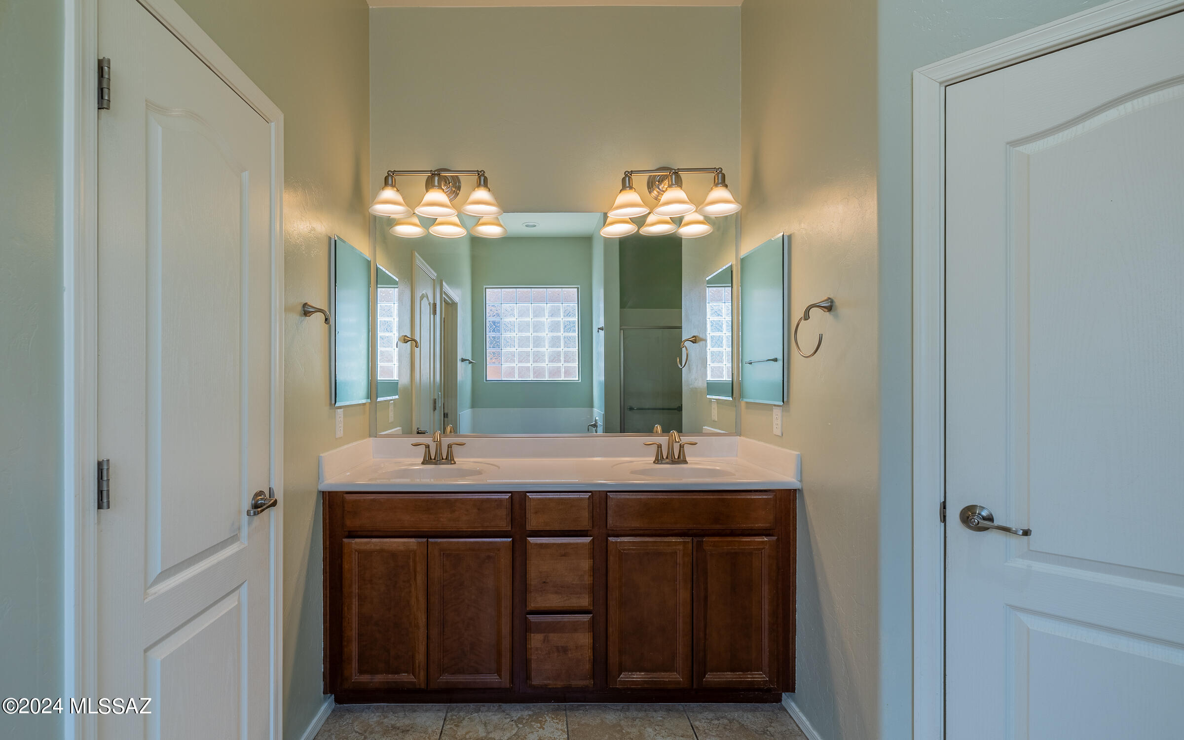 7775 East Treetop Road Tucson, AZ 85756 - Photo 9 of 24