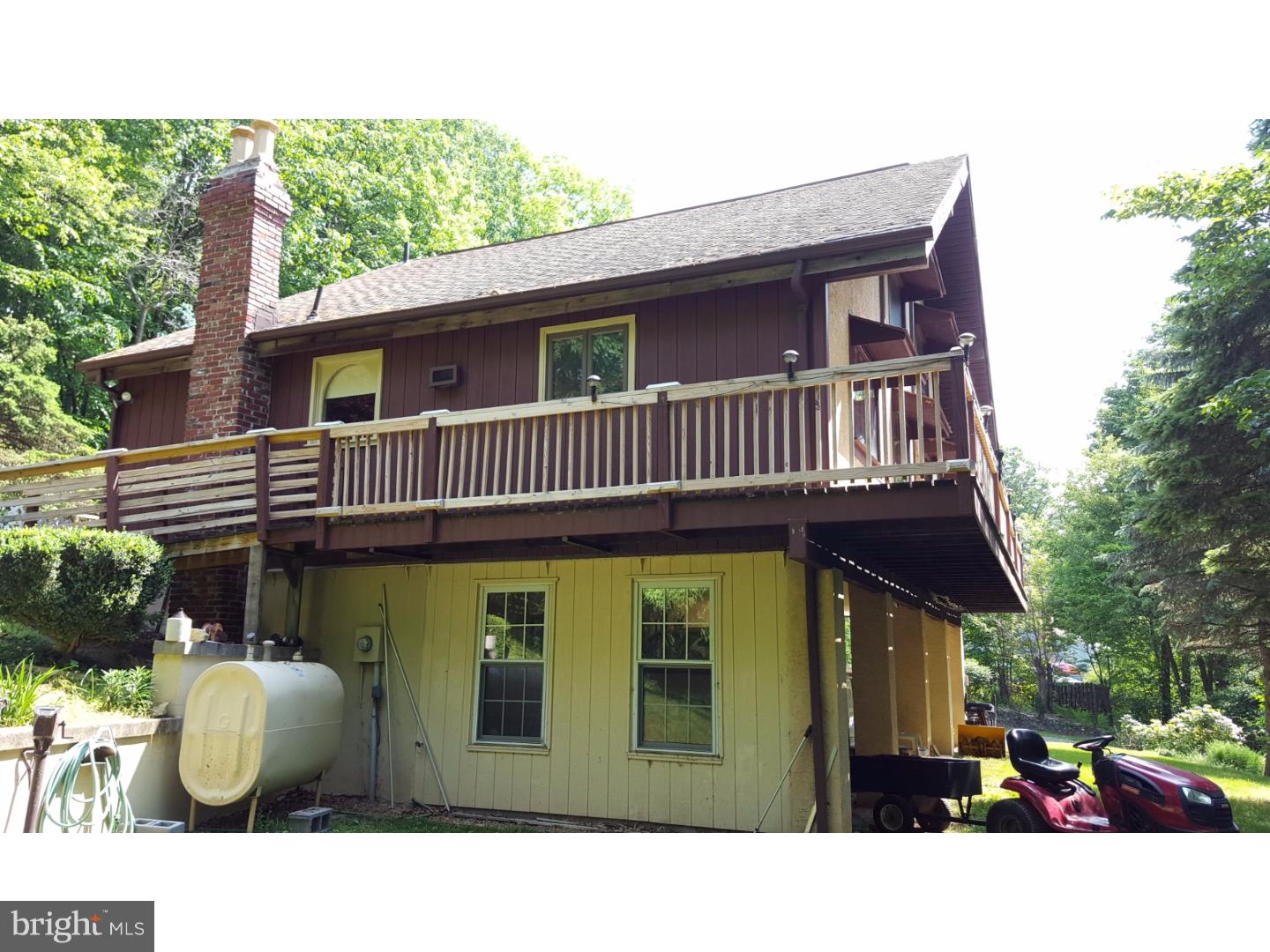 25 Kutz Road Temple, PA 19560 - Photo 5 of 22 Exterior Side