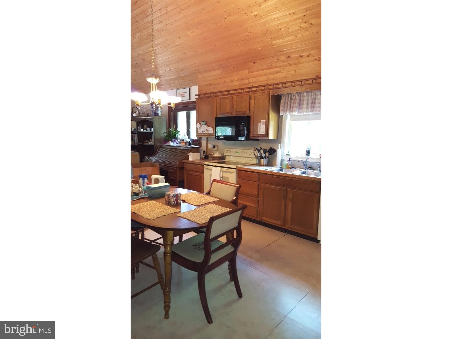 25 Kutz Road Temple, PA 19560 - Photo 8 of 22 Kitchen