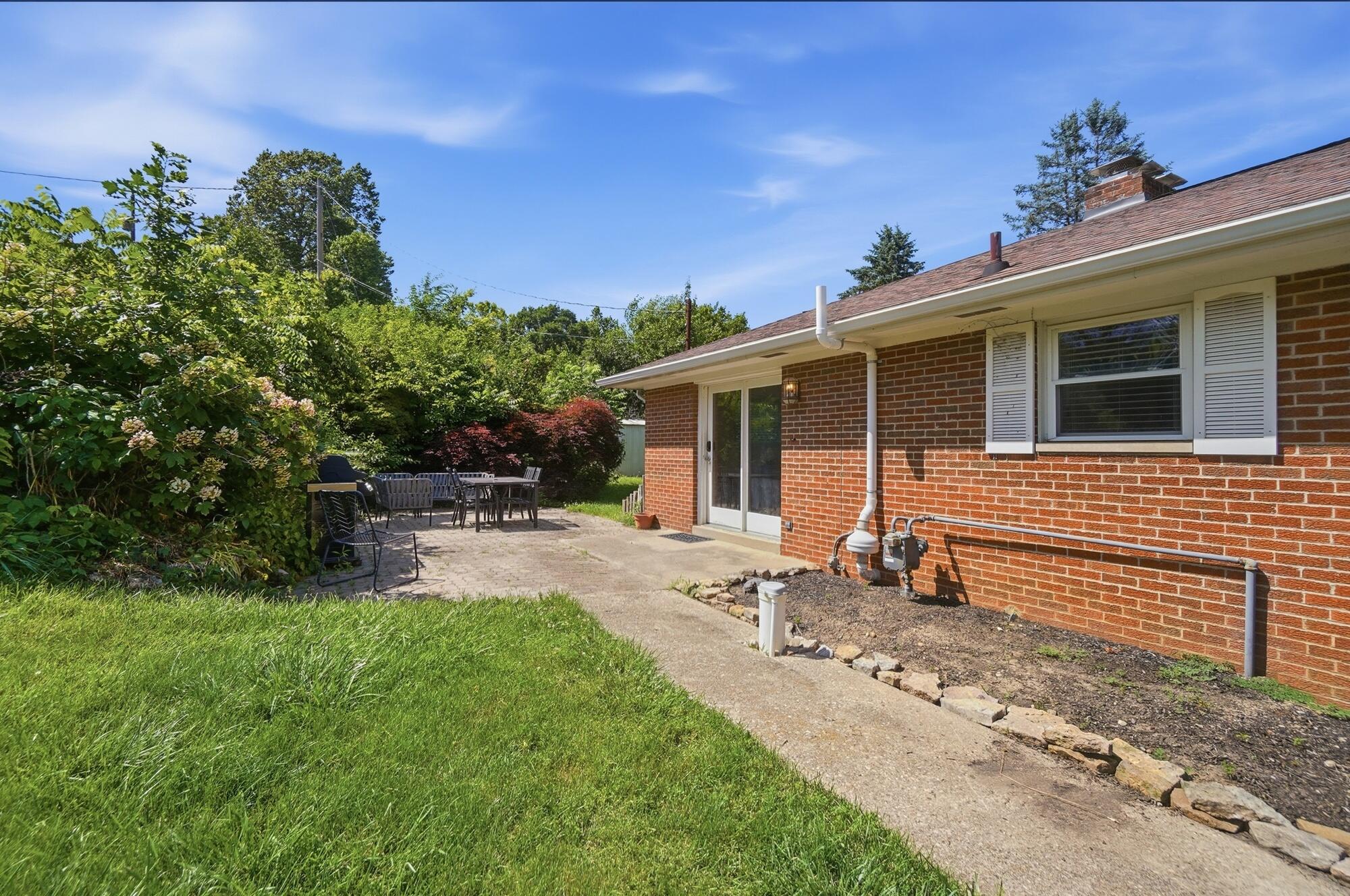 1858 Devon Drive Springfield, OH 45503 - Photo 49 of 55 051