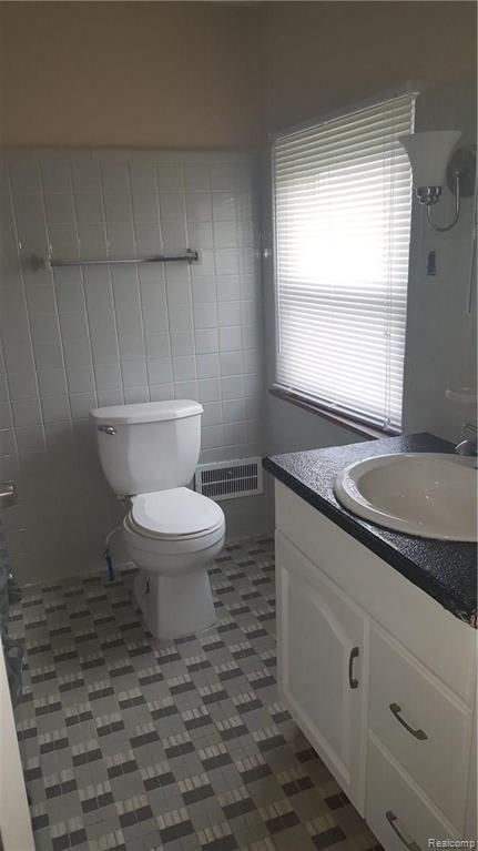 18652 Coyle Street Detroit, MI 48235 - Photo 8 of 12