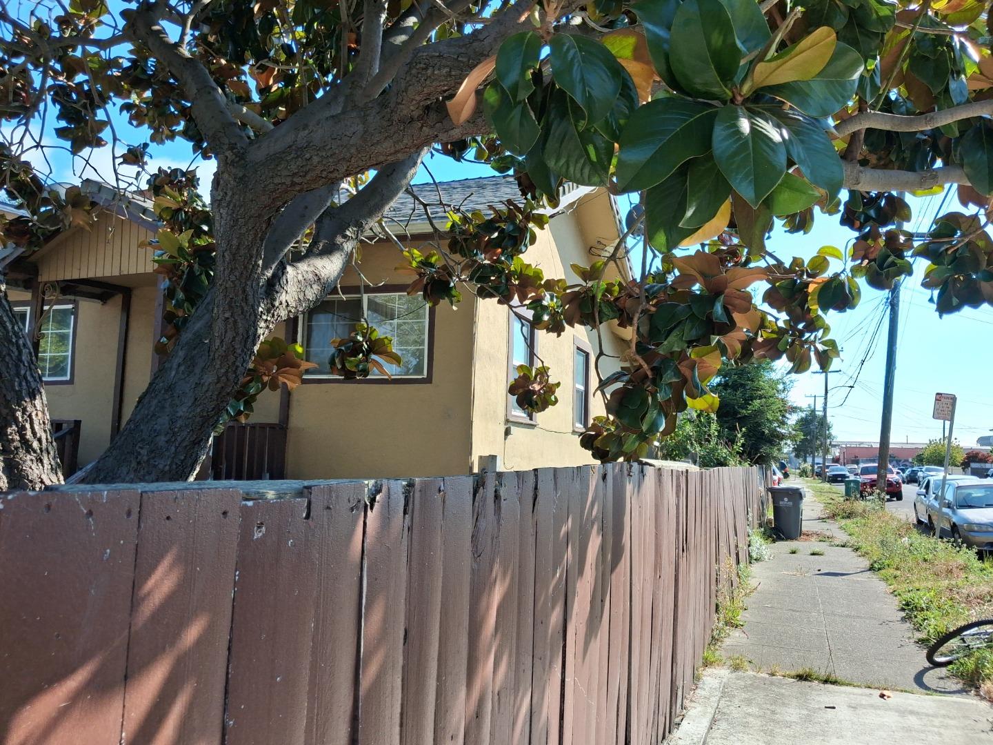 8901 D Street Oakland, CA 94621 - Photo 2 of 7