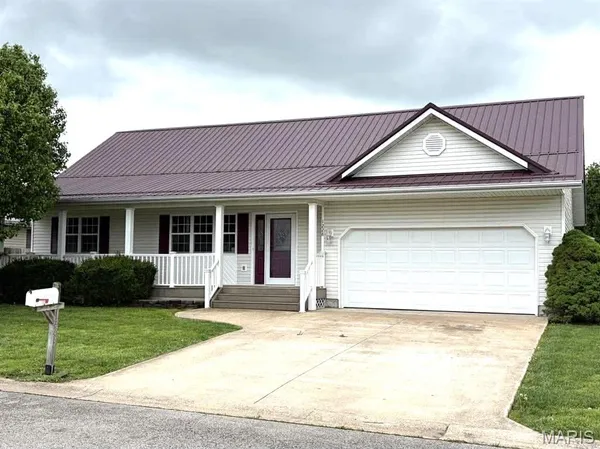 $225,000 | 1228 Lacy Drive, Lebanon, MO 65536