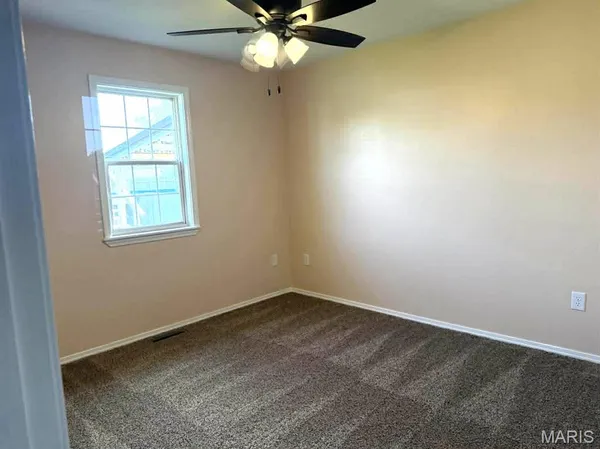 $225,000 | 1228 Lacy Drive, Lebanon, MO 65536