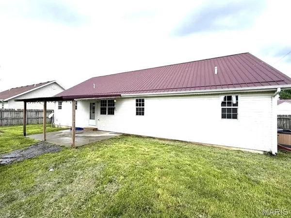 $225,000 | 1228 Lacy Drive, Lebanon, MO 65536