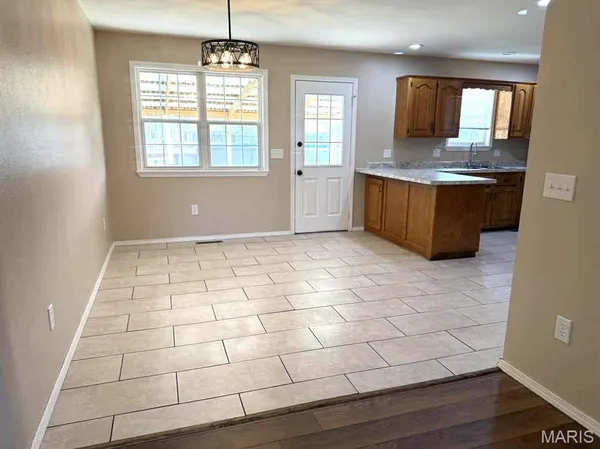 $225,000 | 1228 Lacy Drive, Lebanon, MO 65536