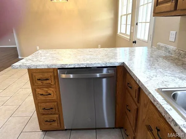 $225,000 | 1228 Lacy Drive, Lebanon, MO 65536