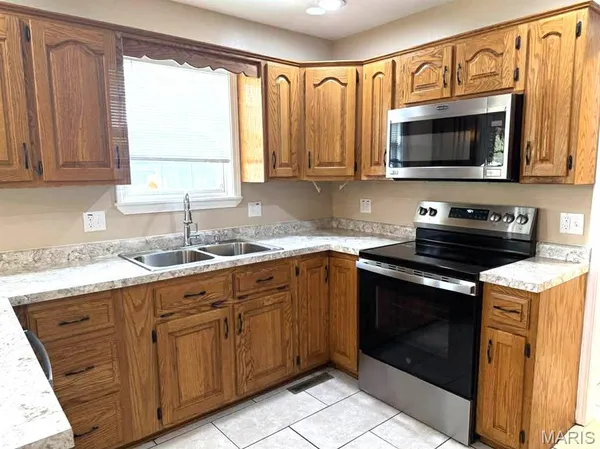 $225,000 | 1228 Lacy Drive, Lebanon, MO 65536