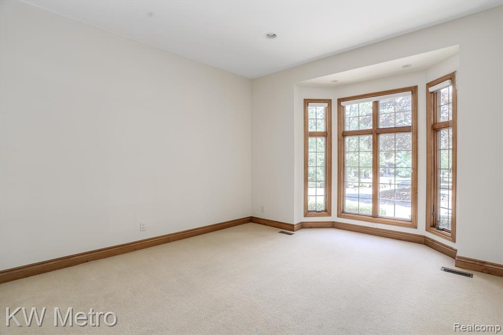1553 Scenic Hollow Rochester, MI 48306 - Photo 22 of 65