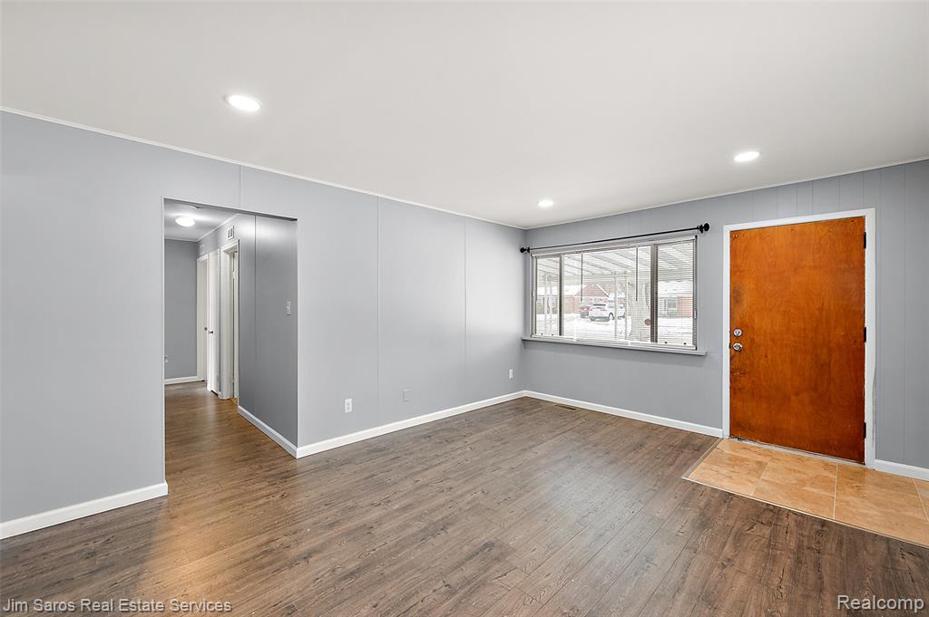 11216 Unity Drive Warren, MI 48089 - Photo 6 of 36
