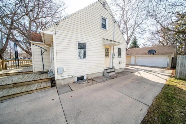 $269,900 | 1228 4th Street Northeast, Rochester, MN 55906
