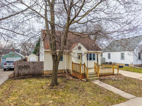 $269,900 | 1228 4th Street Northeast, Rochester, MN 55906