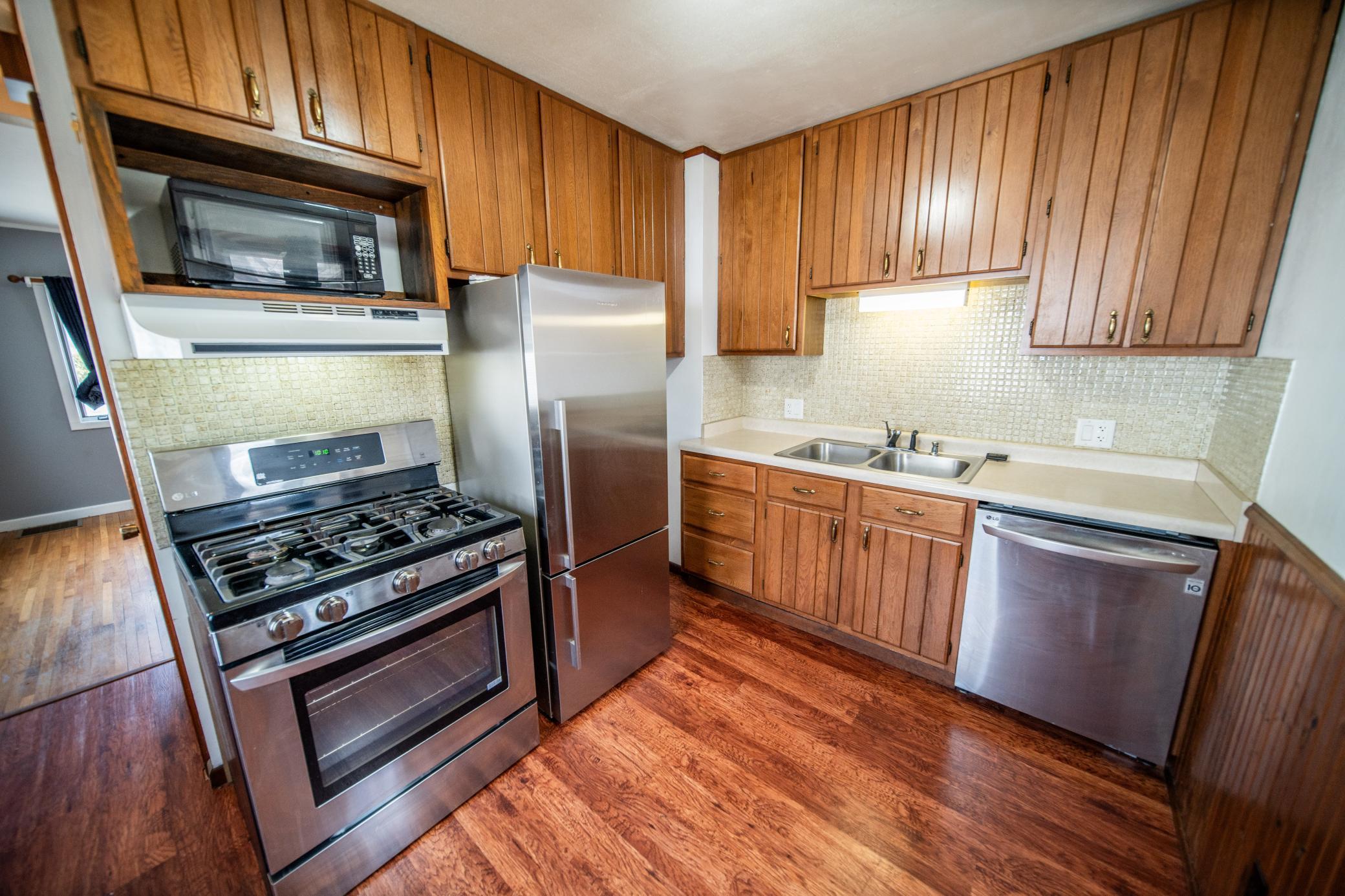 1228 4th Street Northeast Rochester, MN 55906 - Photo 9 of 54