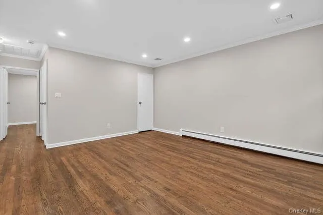 $3,300 | 39 Yennicock Avenue, Port Washington, NY 11050