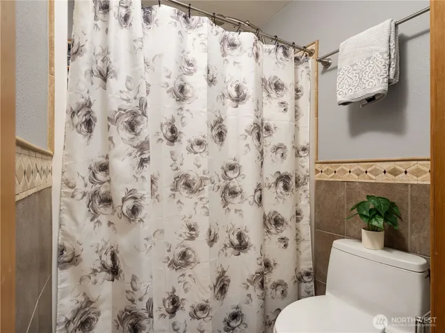 a view of utility room