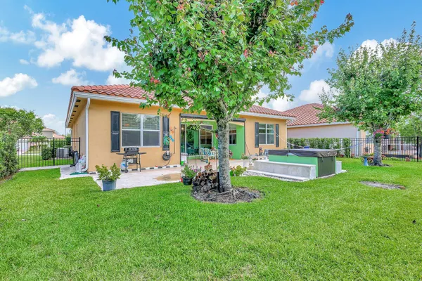$595,900 | 5496 Southwest Gray Fox Drive, Palm City, FL 34990