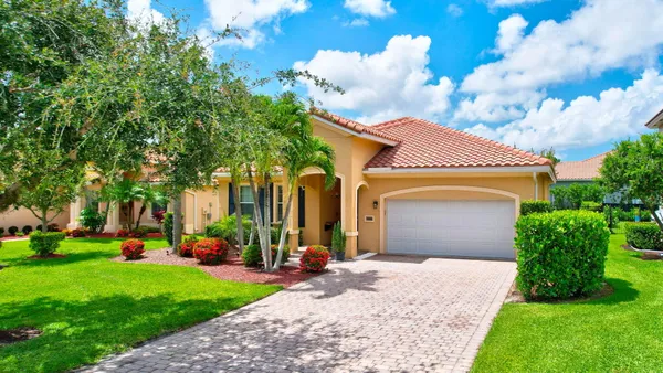 $595,900 | 5496 Southwest Gray Fox Drive, Palm City, FL 34990
