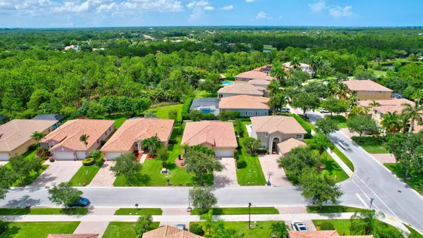 $595,900 | 5496 Southwest Gray Fox Drive, Palm City, FL 34990