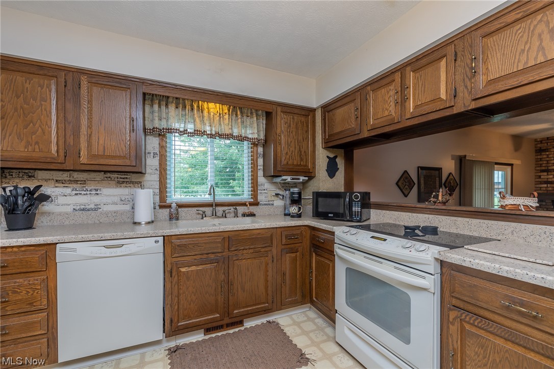 4631 Case Road Avon, OH 44011 - Photo 5 of 30 Gallery Image 5