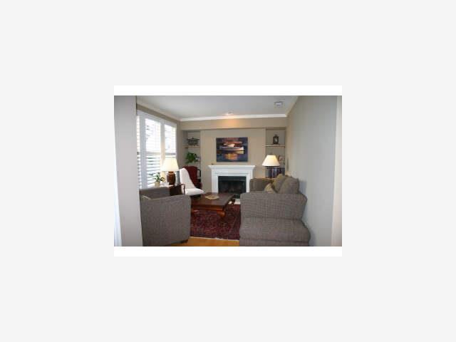 600 Willow Road, Unit 11 Menlo Park, CA 94025 - Photo 3 of 9 a living room with furniture and a window