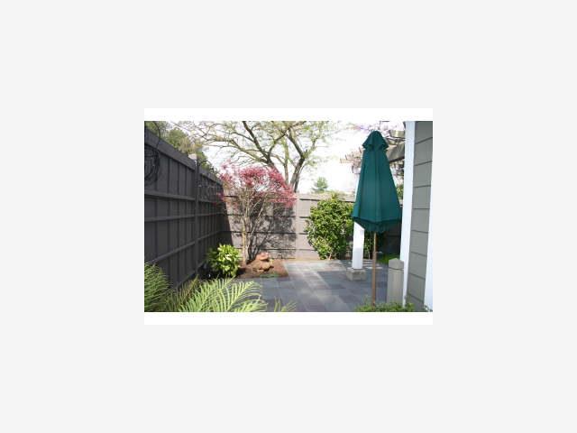 600 Willow Road, Unit 11 Menlo Park, CA 94025 - Photo 7 of 9 a picture of a person on a street