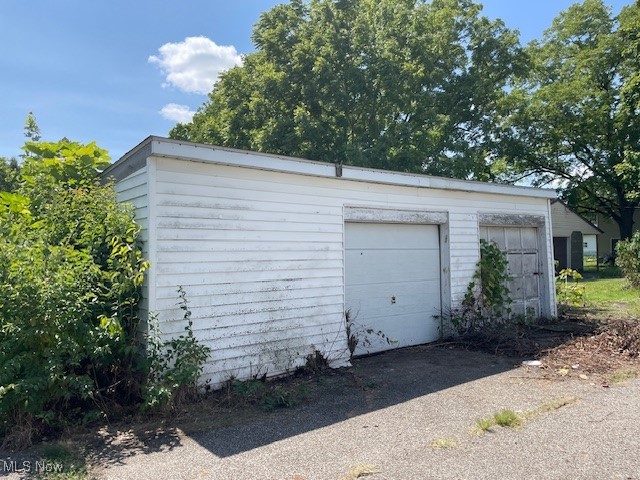 38663 Sugar Ridge Road North Ridgeville, OH 44039 - Photo 21 of 50 smaller garage