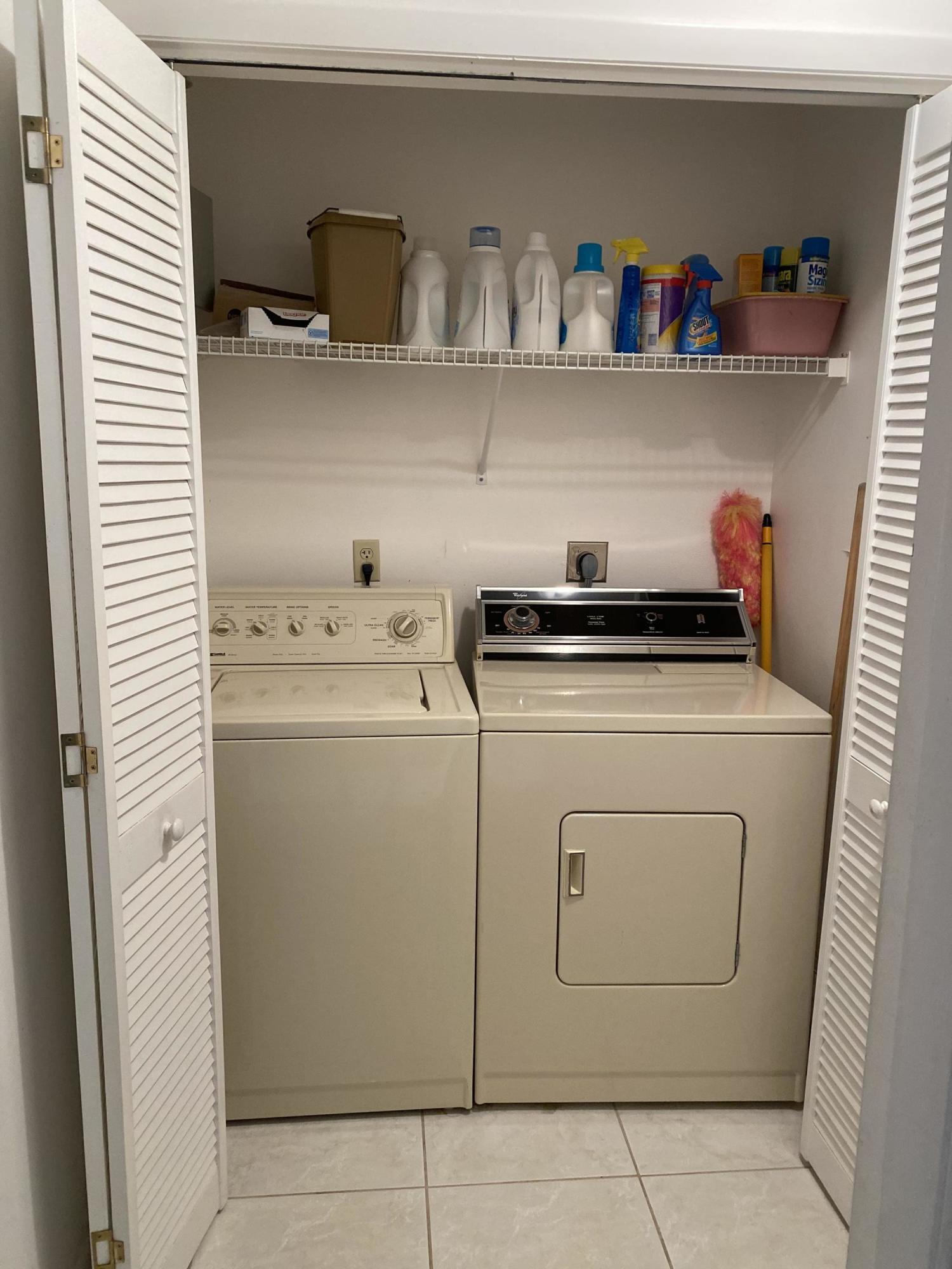 7472 La Paz Boulevard, Unit 308 Boca Raton, FL 33433 - Photo 15 of 22 Laundry