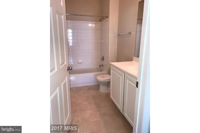 $1,899 | 22725 Thimbleberry Square, Unit 201, Brambleton, VA 20148