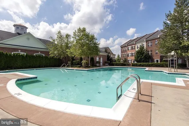 $1,899 | 22725 Thimbleberry Square, Unit 201, Brambleton, VA 20148