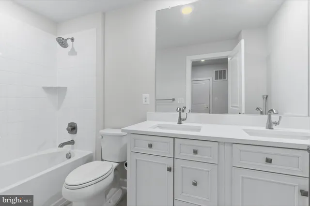 $625,000 | 12921 Sunrise Ridge Alley, Unit 69, Herndon, VA 20171