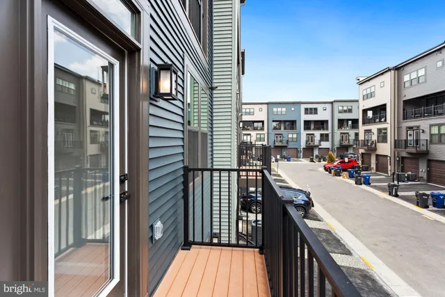 $625,000 | 12921 Sunrise Ridge Alley, Unit 69, Herndon, VA 20171