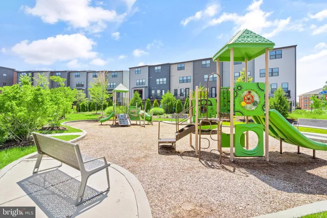 $625,000 | 12921 Sunrise Ridge Alley, Unit 69, Herndon, VA 20171