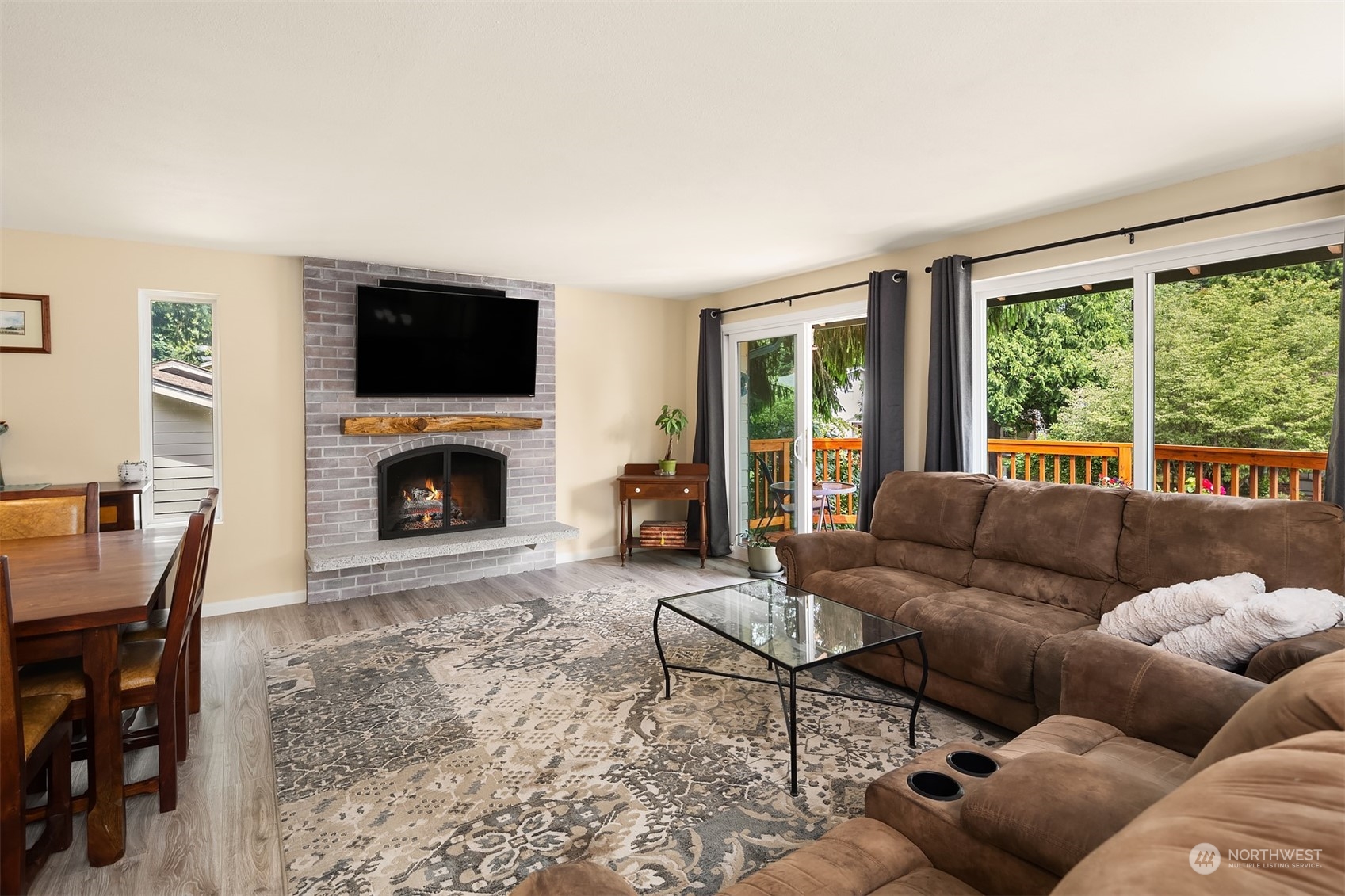 14705 106th Avenue Northeast Bothell, WA 98011 - Photo 5 of 30 Gallery Image 5