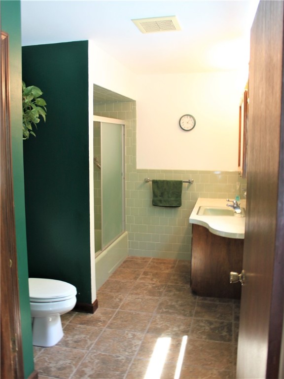 53 Long Entry Road Glocester, RI 02814 - Photo 29 of 47