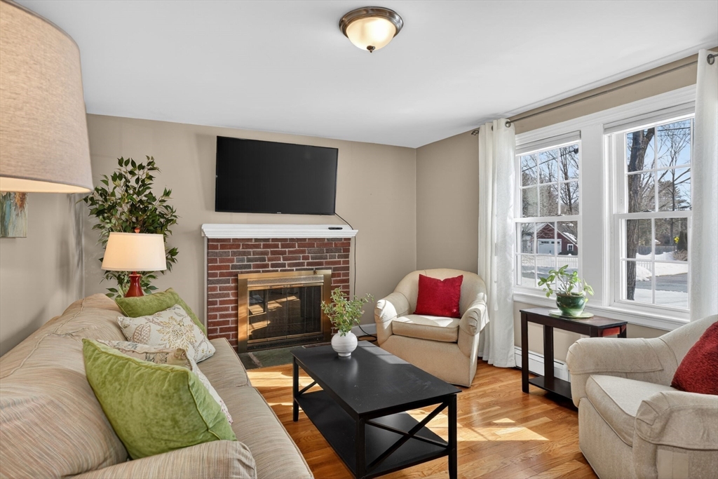 5 Castle Avenue Medfield, MA 02052 - Photo 19 of 29