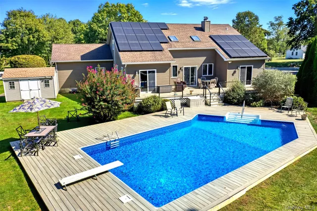 $1,200,000 | 61 Eileen Circle, Jamesport, NY 11901