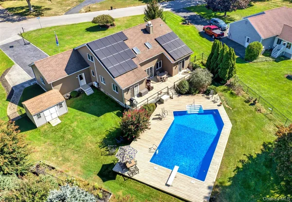 $1,150,000 | 61 Eileen Circle, Jamesport, NY 11901